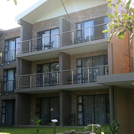 Blue Lagoon Hotel And Conference Centre East London Exterior photo